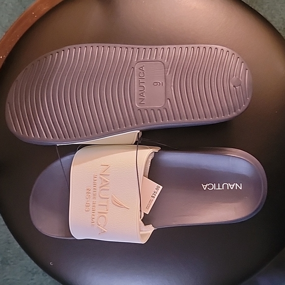 Women's Nautica slides, size 9, Navy Blue, pink and white - Picture 3 of 5